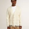Cardigan blanc en coton pour homme avec motif torsadé et bordures en côtes bleues
