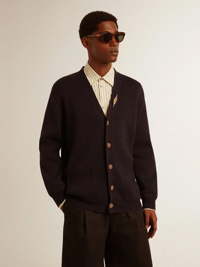 Cardigan de la Golden Collection en coton bleu foncé avec une finition usée