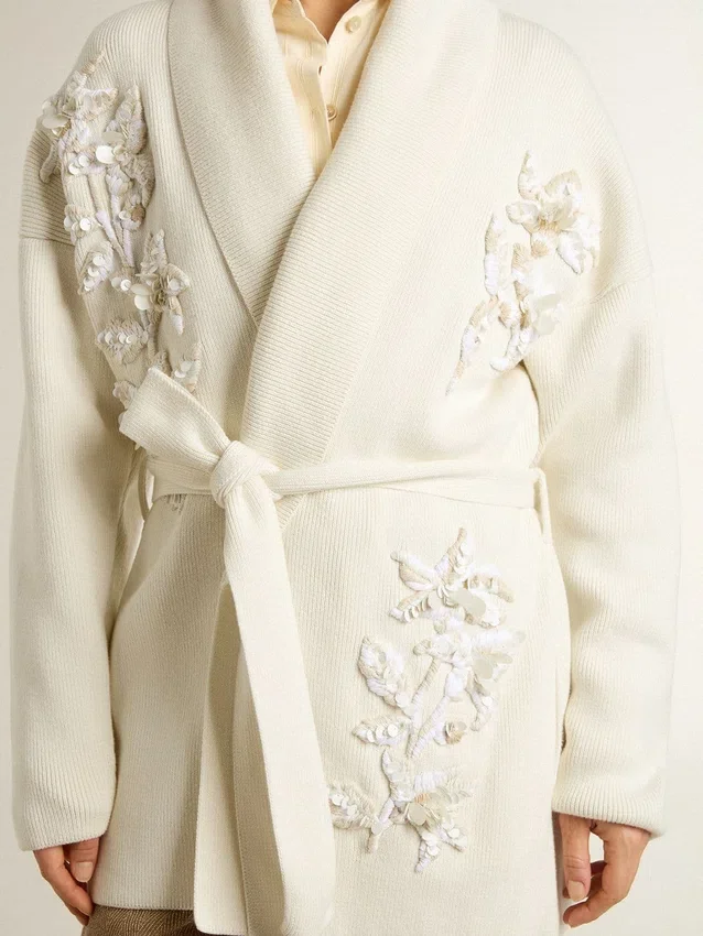 Cardigan en coton couleur crème pour femme avec broderies florales