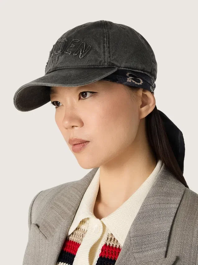 Casquette de baseball anthracite avec écusson « Golden » ton sur ton