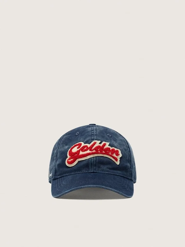 Casquette de baseball bleu denim avec écusson « Golden » en tissu éponge rouge et blanc