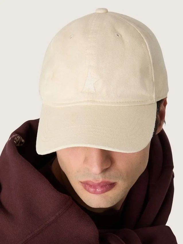 Casquette de baseball écru avec étoile brodée ton sur ton