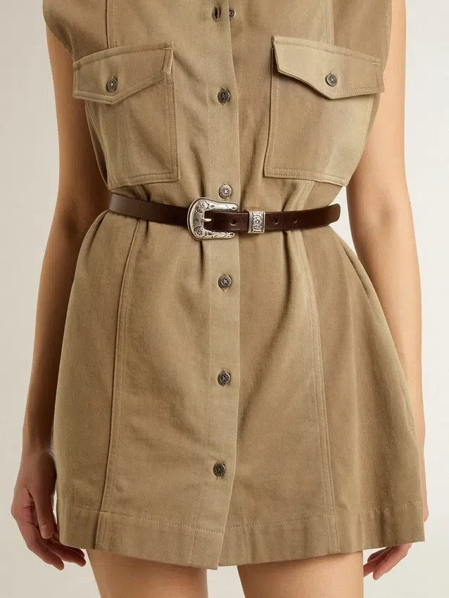 Ceinture en cuir marron foncé pour femme avec boucle argentée décorée