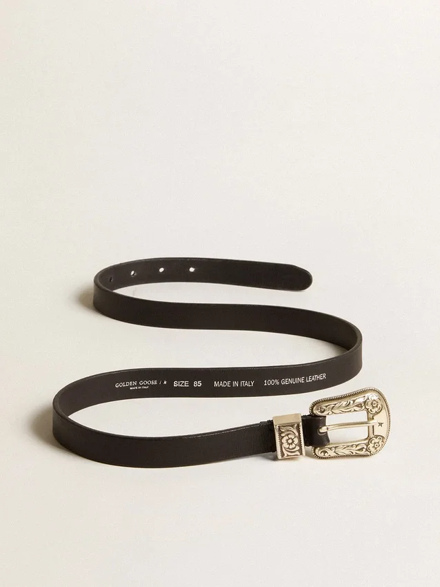 Ceinture noire en cuir délavé avec boucle argentée