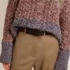 Ceinture noire pour femme en cuir délavé avec clous dorés