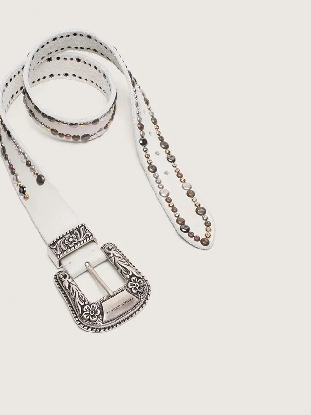 Ceinture pour femme en cuir blanc avec clous colorés