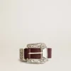 Ceinture pour femme en cuir bordeaux avec boucle argentée décorée