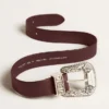 Ceinture pour femme en cuir bordeaux avec boucle argentée décorée