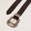 Ceinture pour femme en cuir noir avec boucle décorée argentée