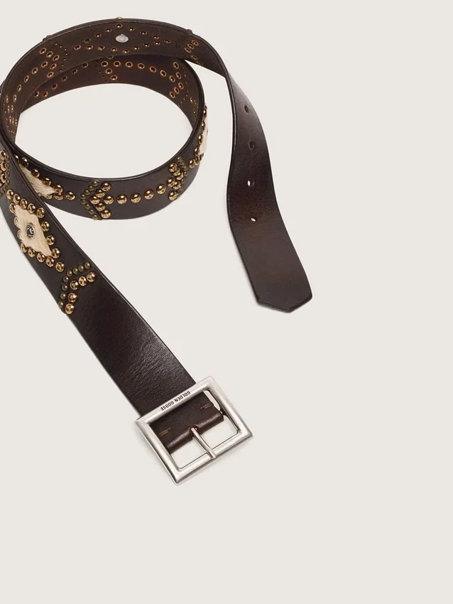 Ceinture Sierra pour homme en cuir délavé couleur acajou avec clous décoratifs