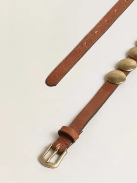 Ceinture Trinidad en cuir vieilli de couleur beige clair avec des clous maxi dorés