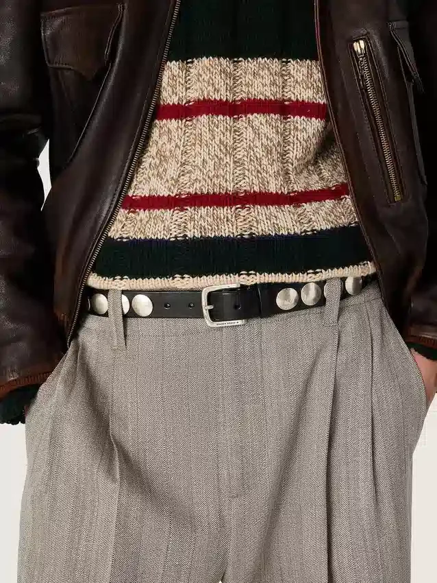 Ceinture Trinidad noire en cuir délavé avec clous