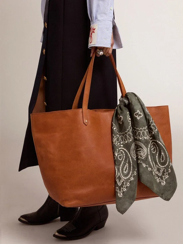 Écharpe vert mousse à motif paisley