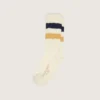Chaussettes blanc vieilli avec détails usés et rayures bicolores
