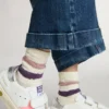 Chaussettes blanches pour enfants à rayures roses et violettes