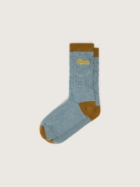 Chaussettes côtelées bleu clair avec détails marron et logo jaune