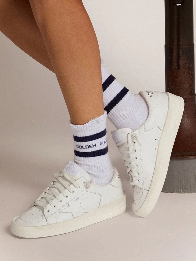 Chaussettes en coton aux finitions usées, à rayures bleues et logo