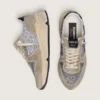 Chaussures de course pour femme « Running Sole » en suède gris tourterelle et paillettes argentées