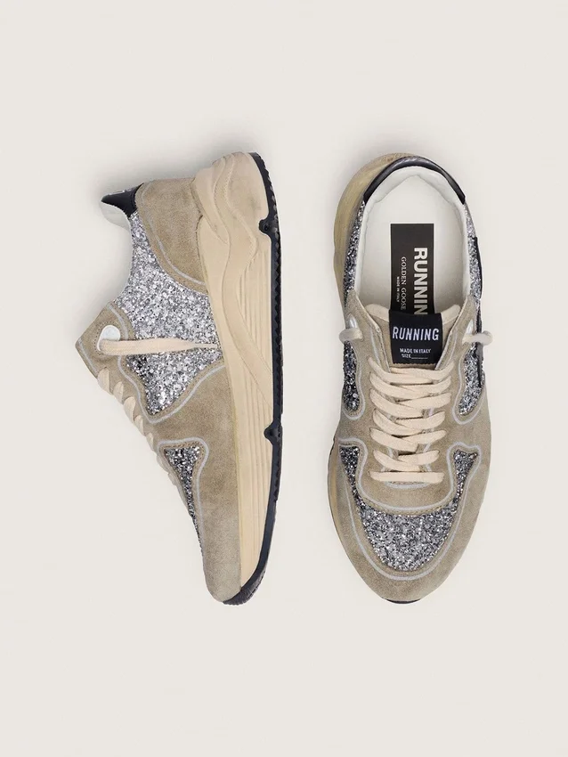 Chaussures de course pour femme « Running Sole » en suède gris tourterelle et paillettes argentées