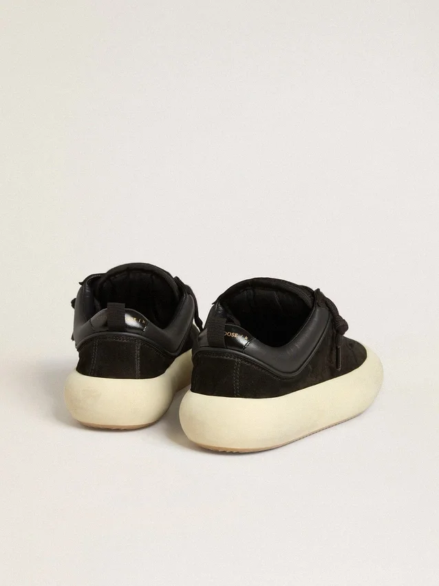 Chaussures Space-Star Cube pour femme en daim noir avec étoile perforée