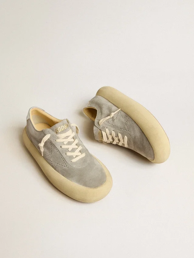 Chaussures Space-Star pour femme en daim gris glacier avec étoile perforée