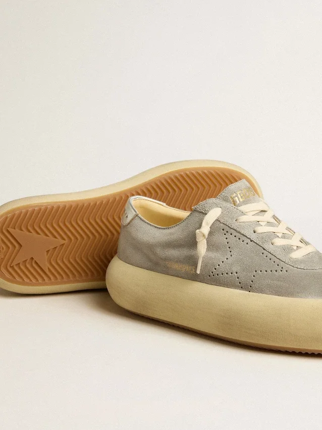 Chaussures Space-Star pour femme en daim gris glacier avec étoile perforée