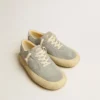 Chaussures Space-Star pour homme en daim gris glacier avec étoile perforée
