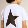 Chemise blanche avec logo et étoile noirs contrastés