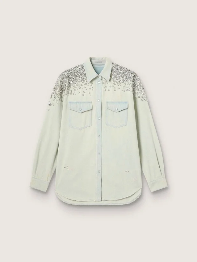 Chemise « boyfriend » délavée pour femme, ornée de cristaux cabochons