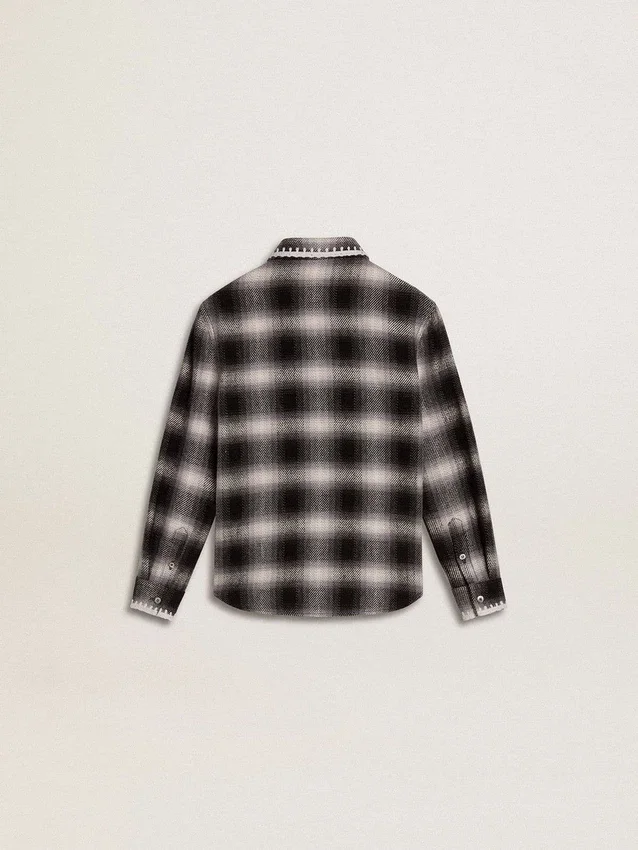 Chemise à carreaux noirs et blancs pour enfant avec broderies blanches