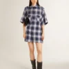Chemise courte pour femme avec motif damier en 3D et broderies
