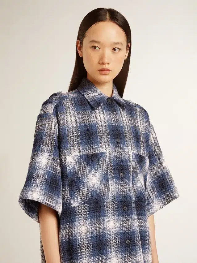 Chemise courte pour femme avec motif damier en 3D et broderies