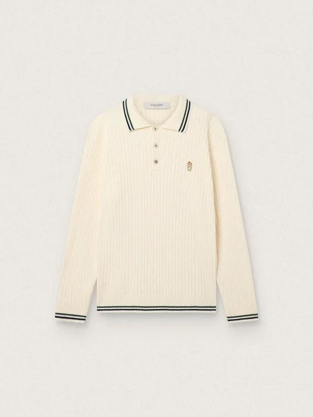 Chemise d’homme à manches longues en maille blanche avec bordures contrastées et épingle amovible