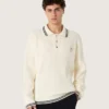 Chemise d’homme à manches longues en maille blanche avec bordures contrastées et épingle amovible
