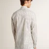 Chemise en coton blanc pour homme à fines rayures bordeaux