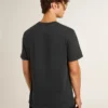 Chemise en coton noir délavé pour homme avec imprimé sur le devant