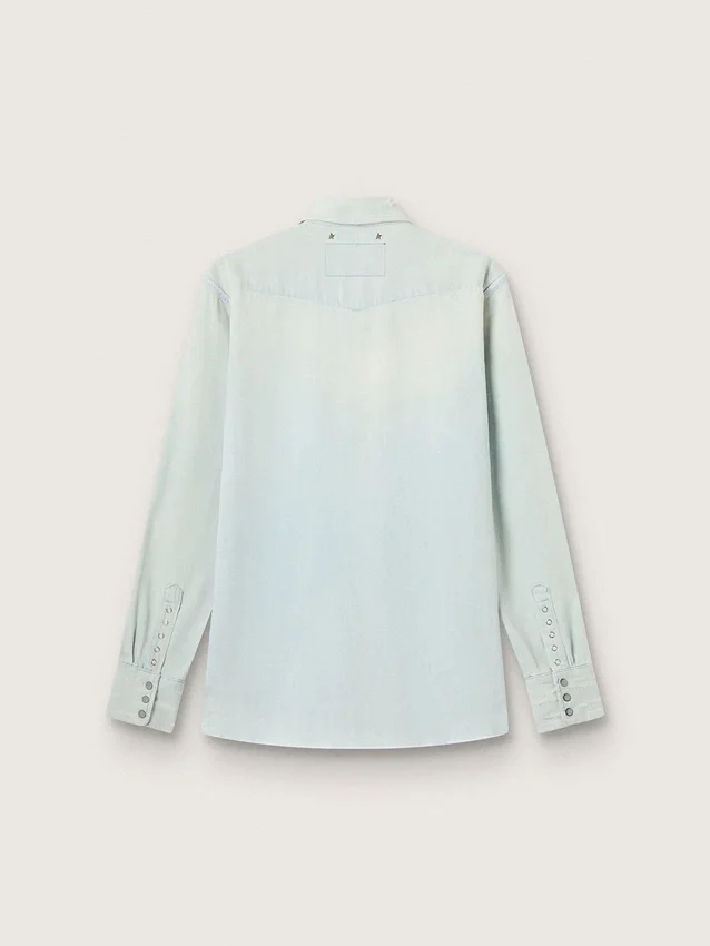 Chemise en denim délavé pour homme avec clous martelés