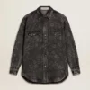 Chemise en denim noir pour femme avec motif floral ton sur ton