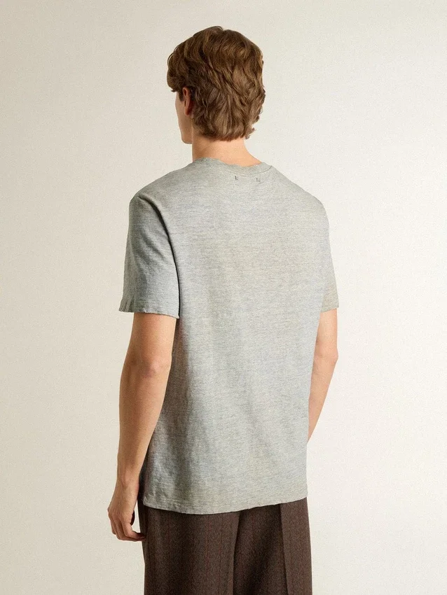 Chemise gris effet vintage pour homme avec imprimé sur le devant