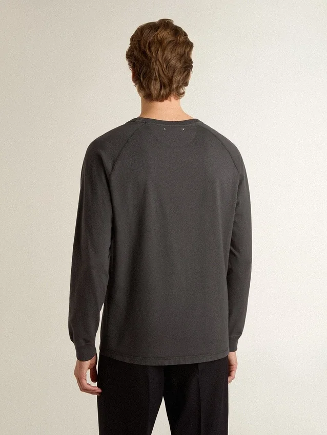 Chemise homme en coton anthracite avec imprimé sur la poitrine