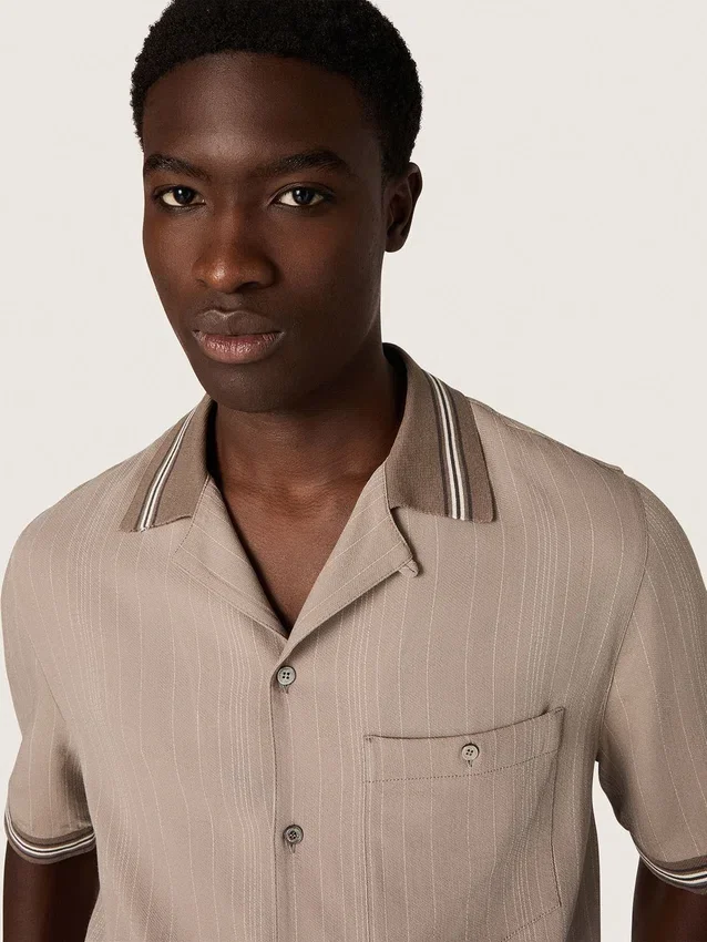 Chemise à manches courtes pour homme en laine fine grise à fines rayures