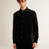 Chemise noire effet velours avec broderies