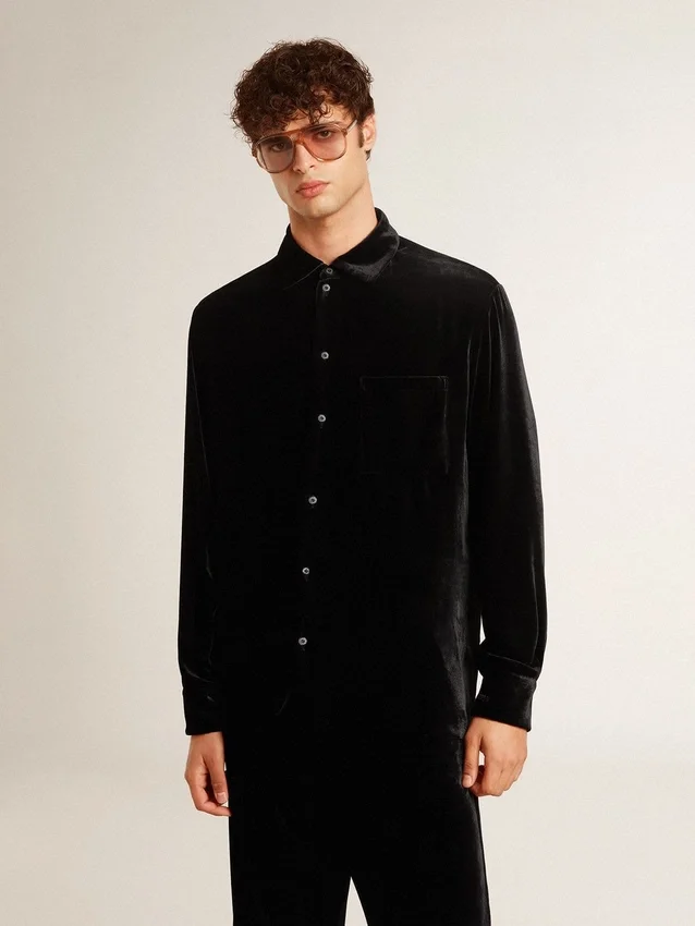 Chemise noire effet velours avec broderies