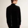 Chemise noire effet velours avec broderies