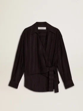 Chemise noire pour femme à rayures verticales et fermeture par nœud sur le côté