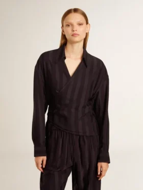 Chemise noire pour femme à rayures verticales et fermeture par nœud sur le côté