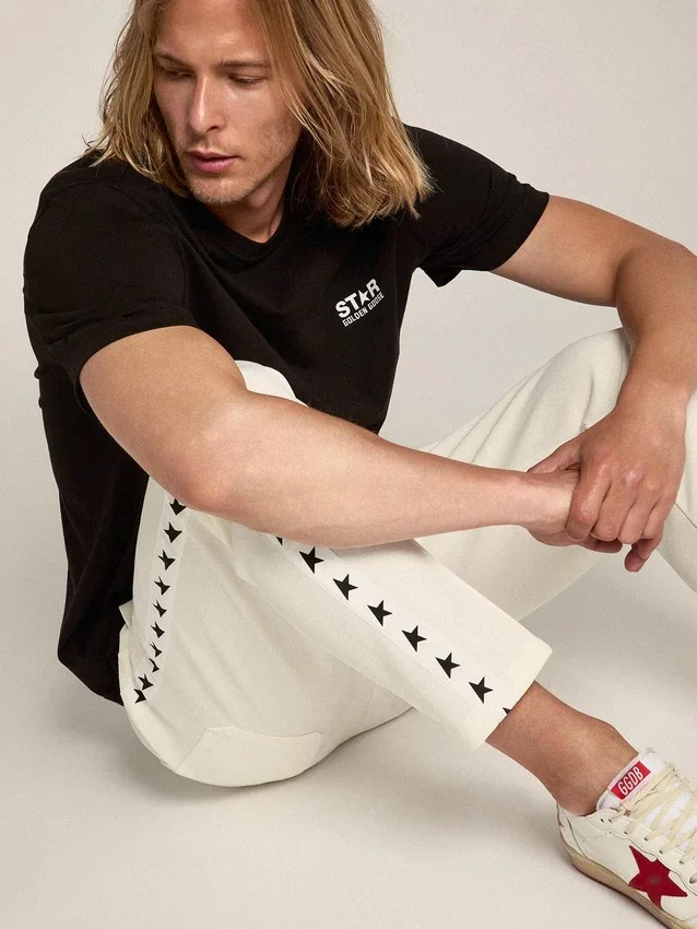 Chemise noire pour homme avec logo et étoile blancs contrastés