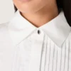 Chemise oversize pour femme en coton blanc avec plis et boutons décoratifs
