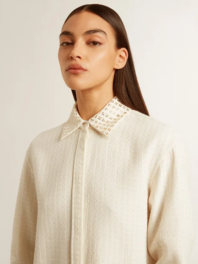 Chemise pour femme en mélange de viscose et de coton, avec col orné de cristaux