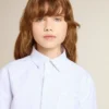 Chemise pour garçon en coton rayé bleu clair et blanc avec logo brodé